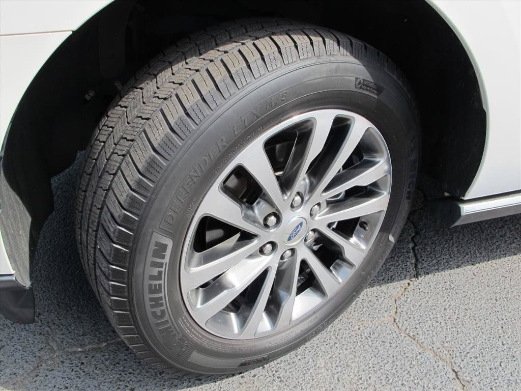 Used 2018 Ford Expedition Limited w/ Equipment Group 301A RWD image 18