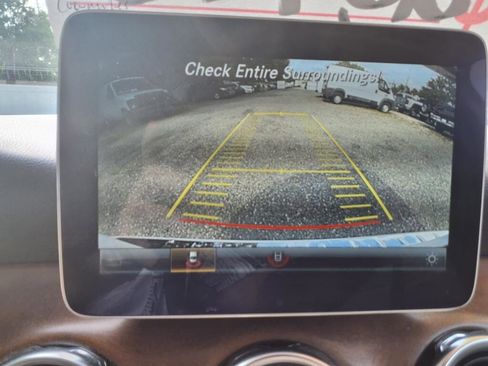 Used 2019 Mercedes-Benz GLA 250 4MATIC image 24