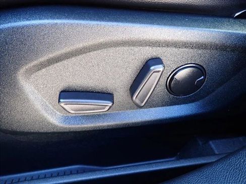 Used 2022 Ford Edge SEL image 13