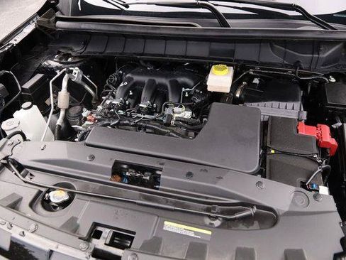 Certified 2025 Nissan Pathfinder Platinum w/ Cargo Package FWD image 31