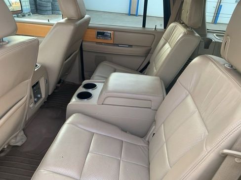 Used 2009 Lincoln Navigator 4WD image 12