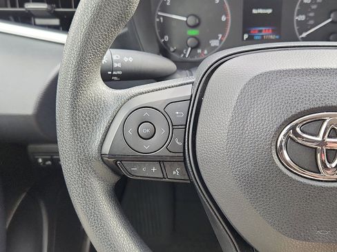 Certified 2025 Toyota Corolla LE image 21