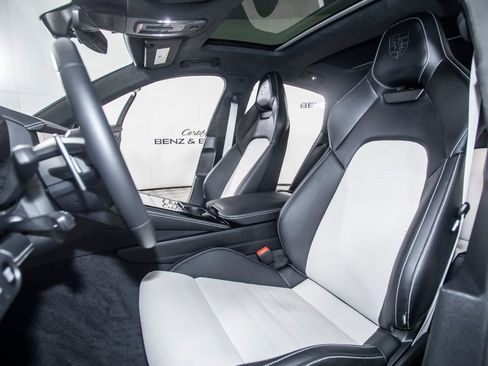 Used 2025 Porsche Panamera image 13