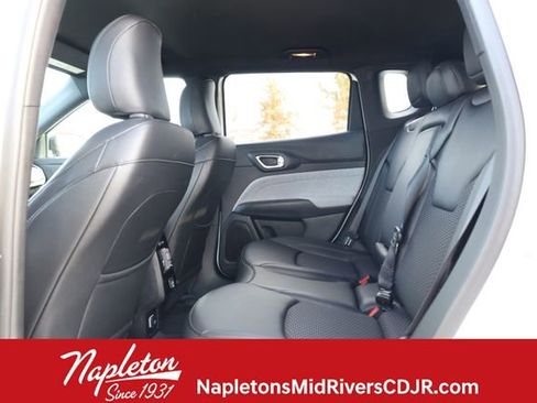 Used 2024 Jeep Compass Latitude image 23