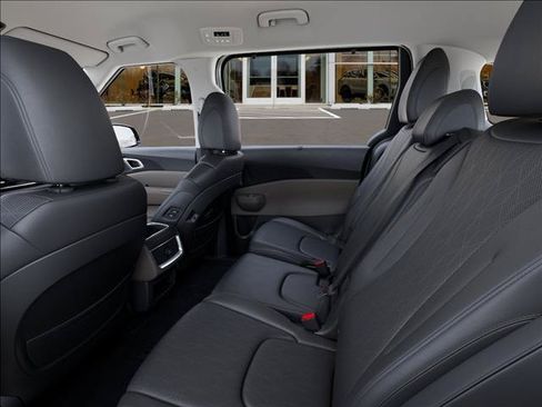 Used 2026 Kia Carnival EX FWD image 18