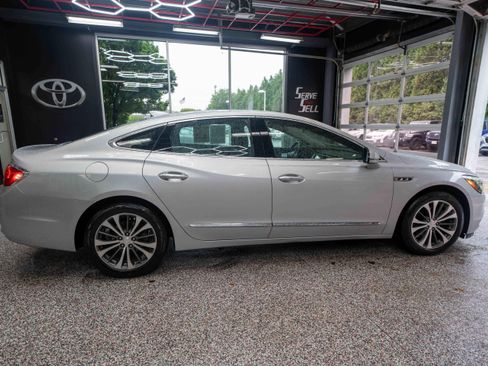 Used 2018 Buick LaCrosse Essence FWD image 4