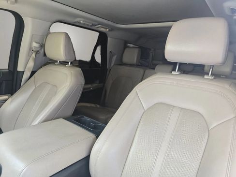 Used 2022 Ford Expedition Max Limited RWD image 6