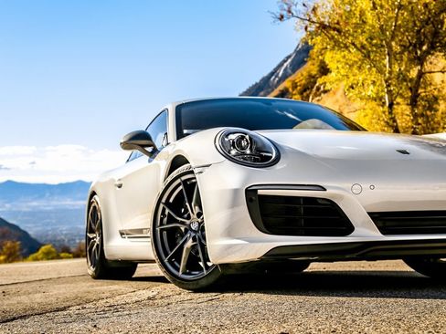 Used 2018 Porsche 911 Carrera T image 12