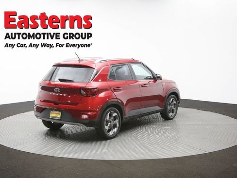 Used 2024 Hyundai Venue Limited FWD image 40