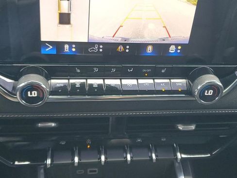 Used 2023 Chevrolet Colorado LT w/ LT Convenience Package III RWD image 25