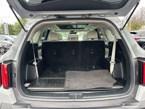 Used 2022 Kia Sorento S w/ Panoramic Sunroof Package image 16