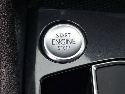 Used 2019 Volkswagen Tiguan SE w/ Panoramic Sunroof Package image 24