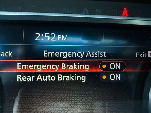 Used 2024 Nissan Rogue SV w/ SV Premium Package image 17