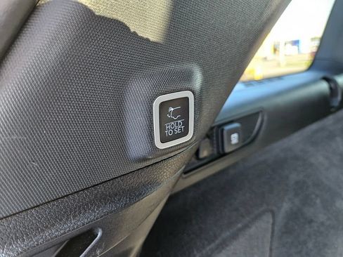 Used 2023 Jeep Grand Cherokee Overland w/ Luxury Tech Group IV AWD/4WD image 14