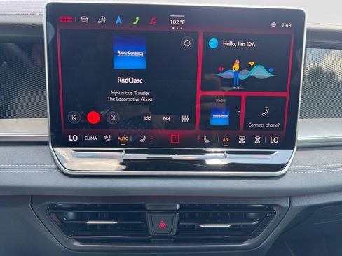 Used 2025 Volkswagen Tiguan SE R-Line AWD/4WD image 17