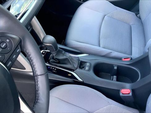 Used 2024 Toyota Corolla Cross AWD Hybrid image 17