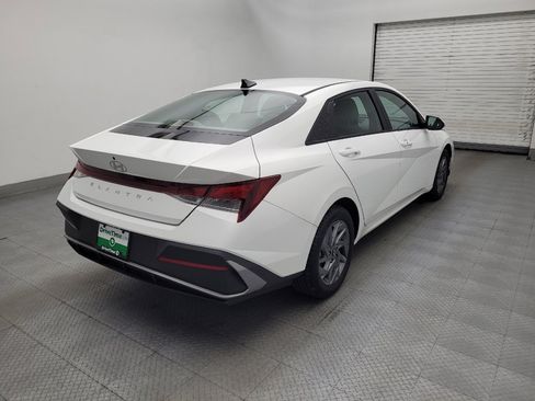 Used 2024 Hyundai Elantra SEL FWD image 9