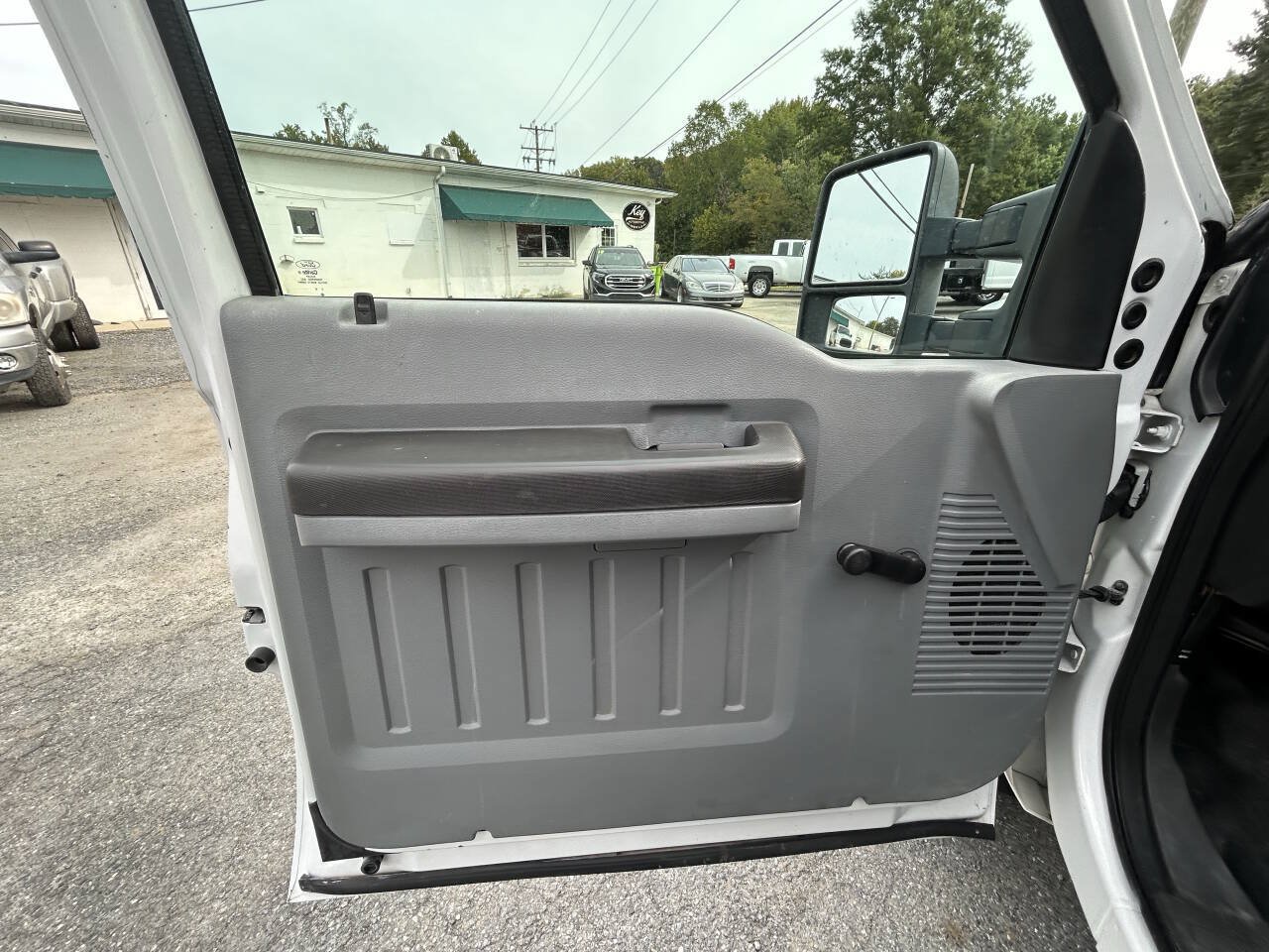 Used 2012 Ford F550 4x4 SuperCab Super Duty w/ XL Value Pkg image 19