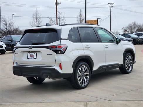 Used 2025 Subaru Forester Touring image 7