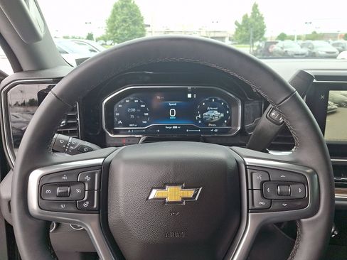 Used 2023 Chevrolet Silverado 1500 LT AWD/4WD image 19