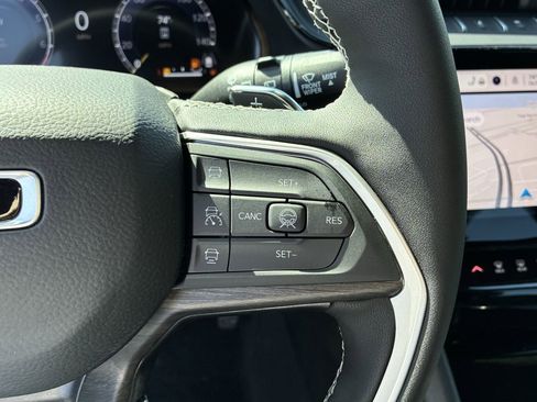New 2026 Jeep Grand Cherokee Altitude AWD/4WD image 21
