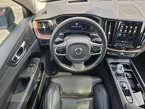 Used 2023 Volvo XC60 T8 Ultimate AWD/4WD image 25