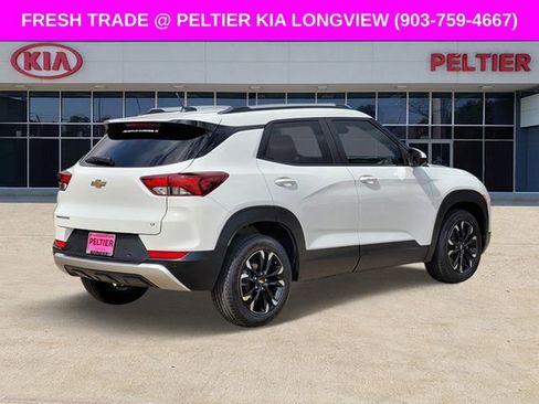 Used 2022 Chevrolet TrailBlazer LT w/ Driver Confidence Package FWD image 4