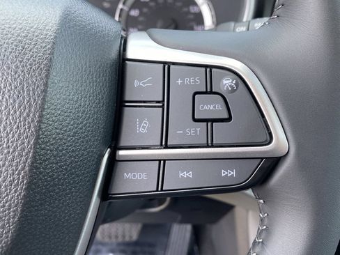 Certified 2026 Toyota Highlander XLE AWD/4WD image 35