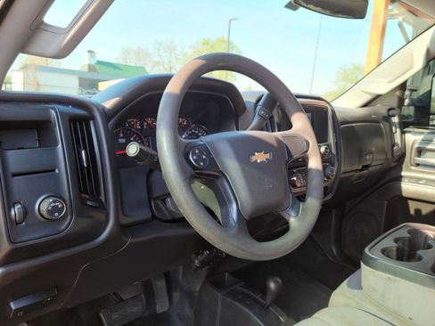 Used 2015 Chevrolet Silverado 2500 W/T image 9