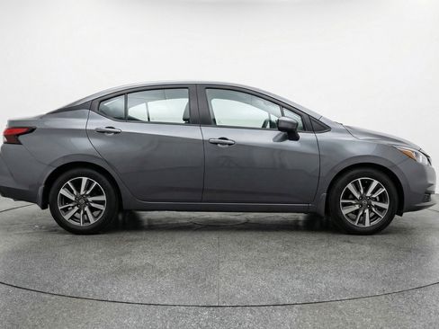 Used 2025 Nissan Versa SV image 11