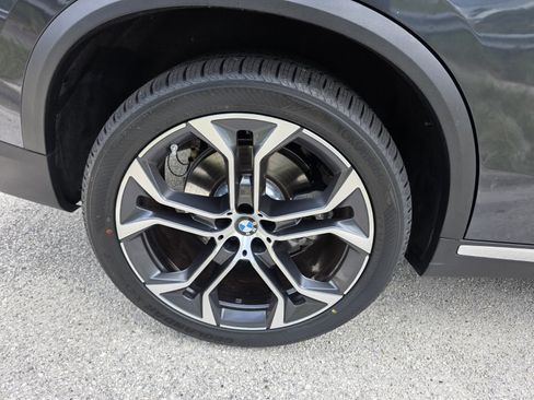 Used 2022 BMW X5 xDrive40i w/ Premium Package AWD/4WD image 9
