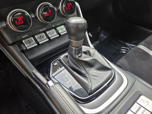 Used 2024 Toyota GR86 Premium RWD image 31