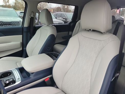 New 2026 Kia Carnival EX image 15