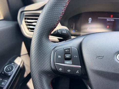 Used 2025 Ford Escape ST-Line FWD image 10