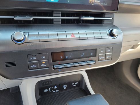 Used 2025 Hyundai Kona SEL FWD image 19