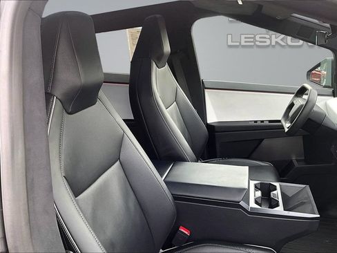 Used 2024 Tesla Cybertruck AWD Crew Cab image 7