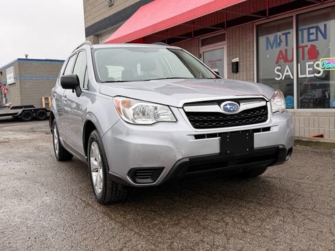 Used 2015 Subaru Forester 2.5i w/ Alloy Wheel Package image 2