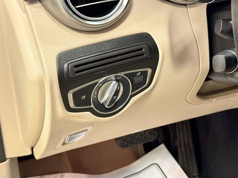 Used 2018 Mercedes-Benz GLC 300 image 9