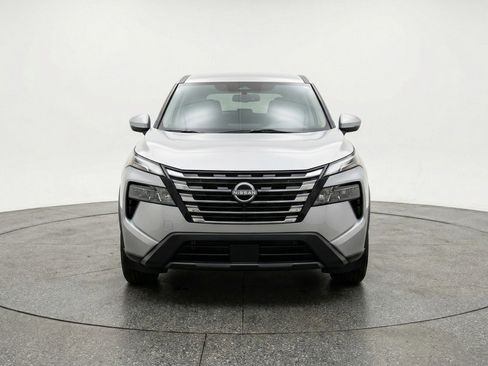 Used 2025 Nissan Rogue SV FWD image 2