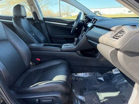 Used 2018 Honda Civic Touring image 9