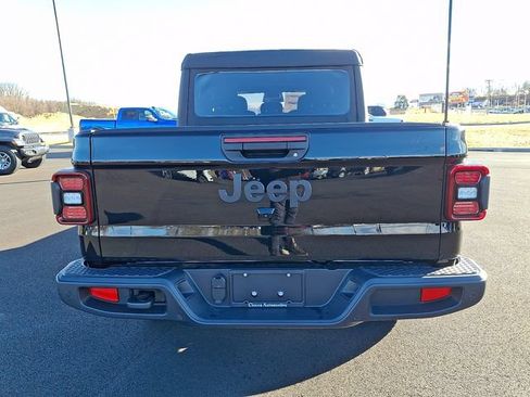 New 2026 Jeep Gladiator Sport AWD/4WD image 9