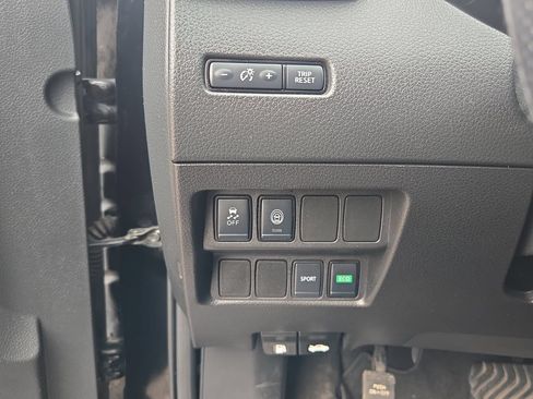 Used 2021 Nissan Rogue Sport S FWD image 18