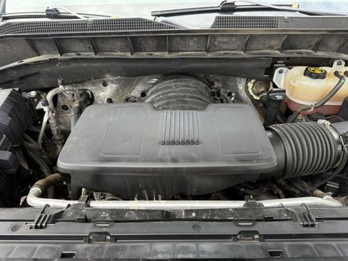 Used 2022 Chevrolet Silverado 1500 LT AWD/4WD image 35