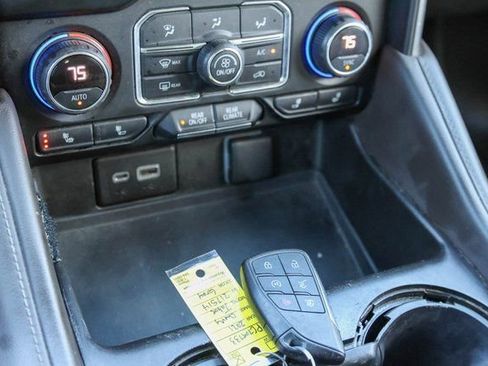 Used 2021 Chevrolet Tahoe Z71 w/ Luxury Package image 26