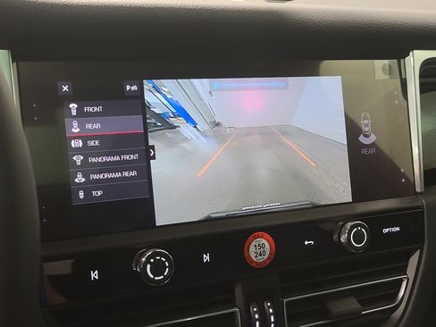 New 2026 Porsche Macan image 23