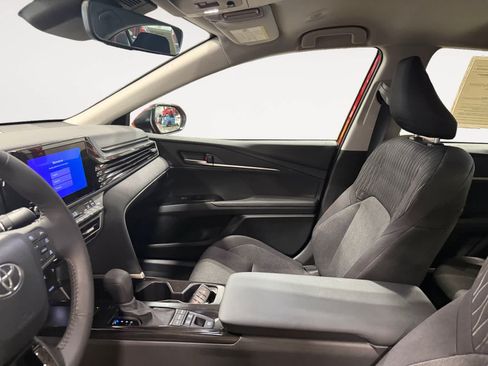 Used 2025 Toyota Camry LE w/ Convenience Package FWD image 10