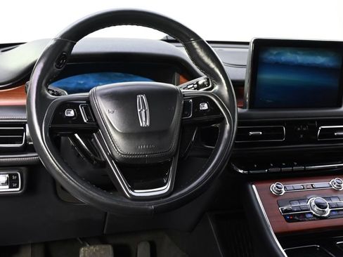 Certified 2023 Lincoln Aviator Reserve w/ Equipment Group 201A AWD/4WD image 12