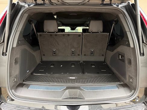 Used 2024 Cadillac Escalade ESV V w/ Heavy-Duty Trailer Package AWD/4WD image 18