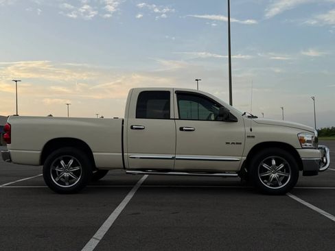 Used 2008 Dodge Ram 1500 Truck SLT w/ Cool Chrome Pkg RWD image 4