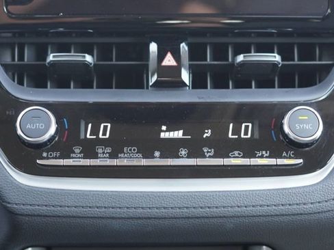 Certified 2024 Toyota Corolla Cross XLE FWD image 27